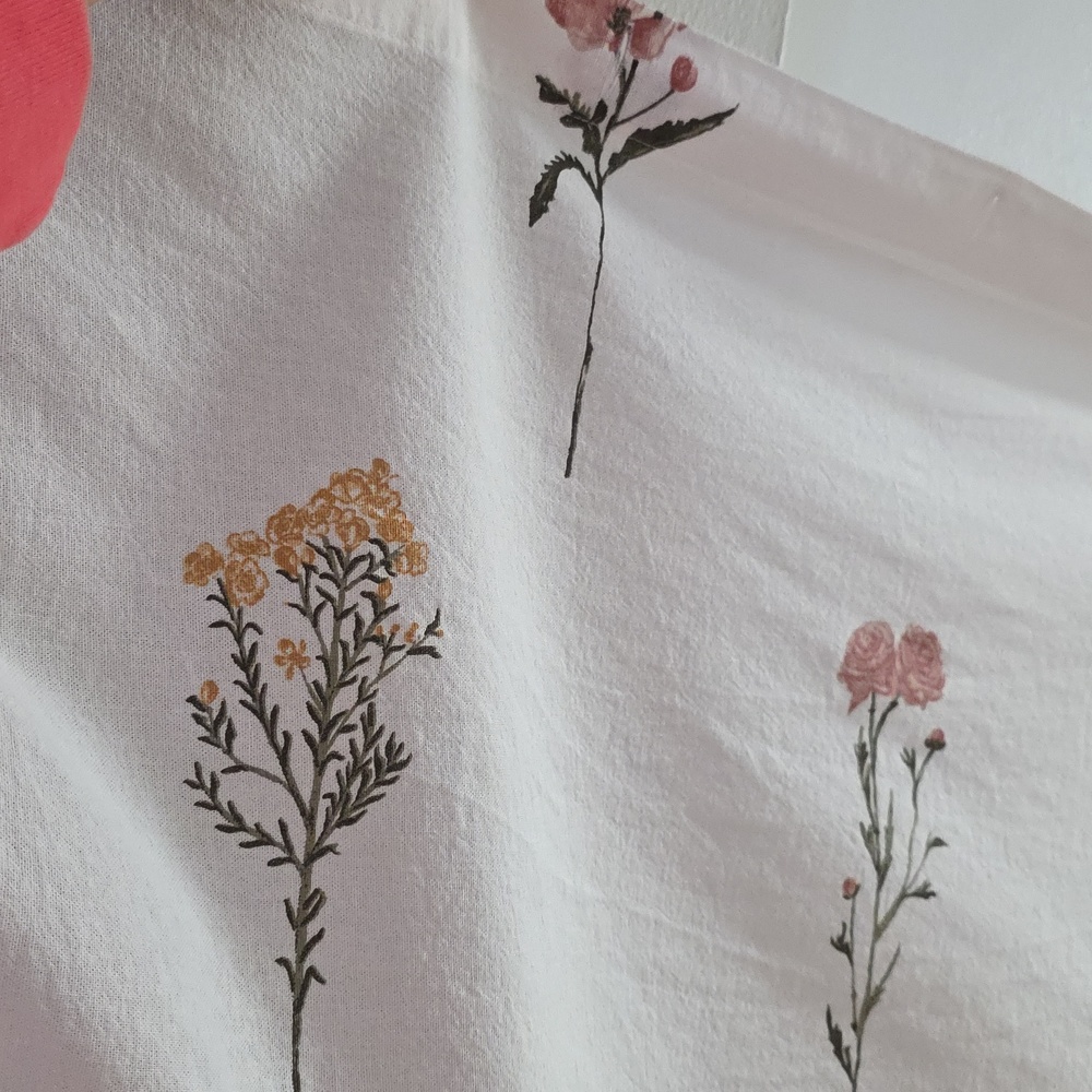 CLEARANVE NWOT Classic Cotton Shabby Outer Flower Shower Curtain Never Used - Picture 5 of 10